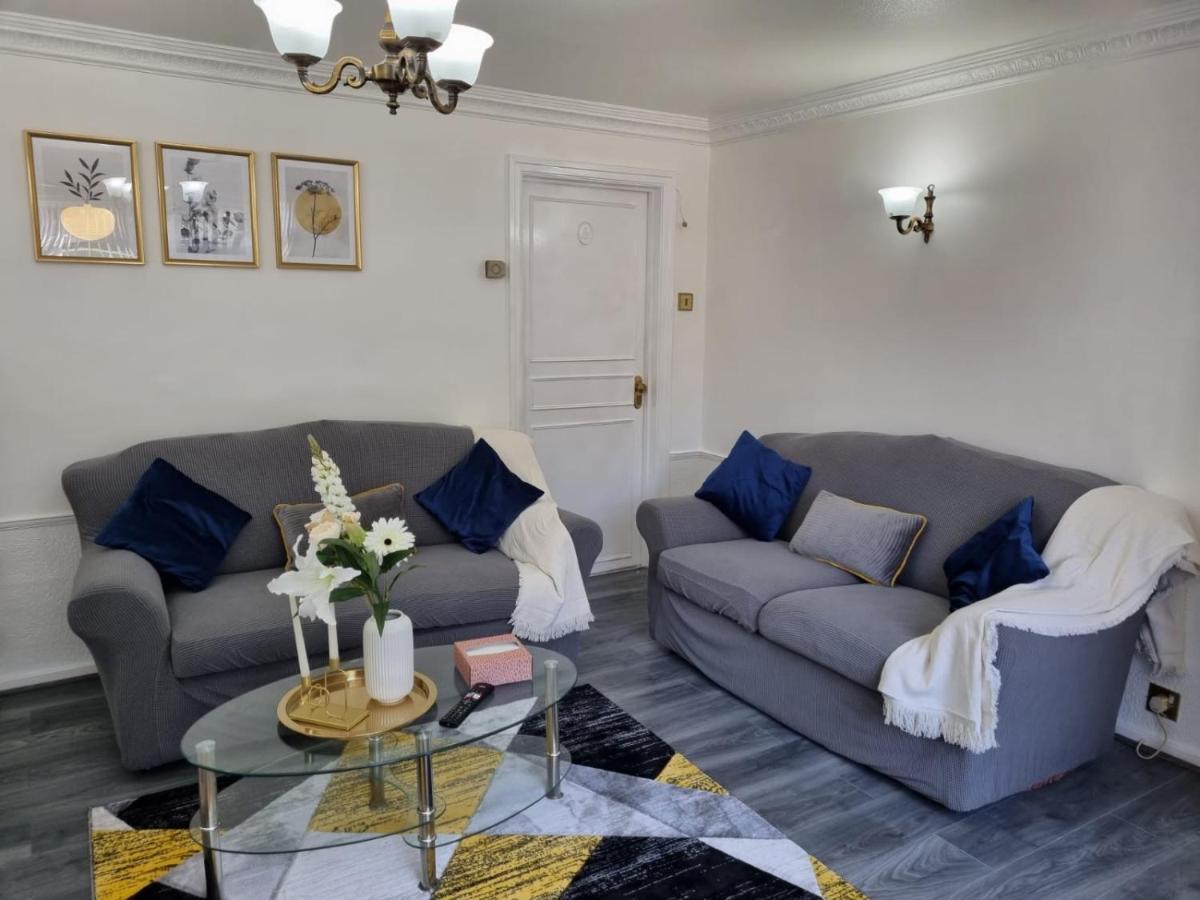 Centrally Located W/ Free Parking & Smart Tv Leeds  Exterior photo